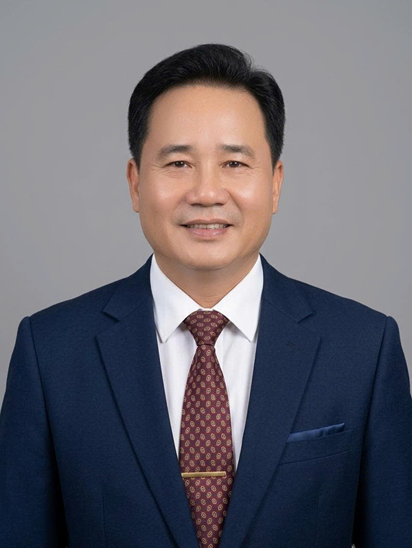 Chân dung Huê Quốc Hòa